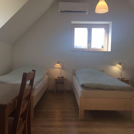 Vamosi Vendeghaz Apartment Nemesvamos Luaran gambar